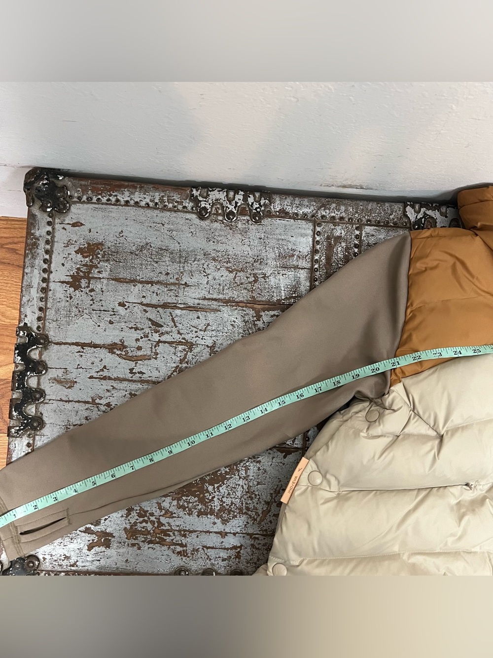 Indyeva Huvila Pullover Puffer Jacket - Picture 15 of 16